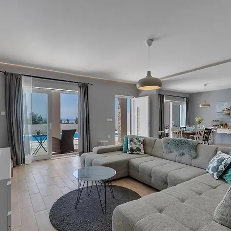 Ivo - With Pool Holiday home *